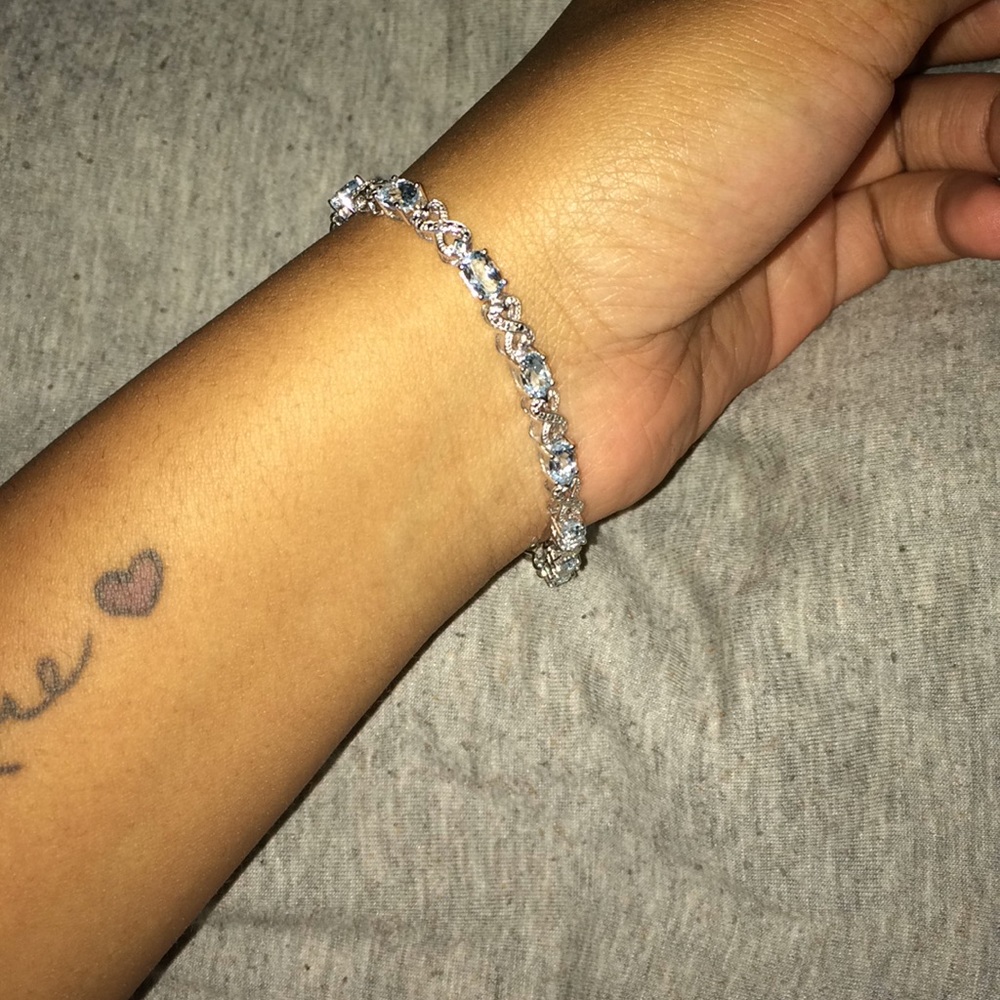 Piercing Pagoda bracelet. - Picture 2 of 3
